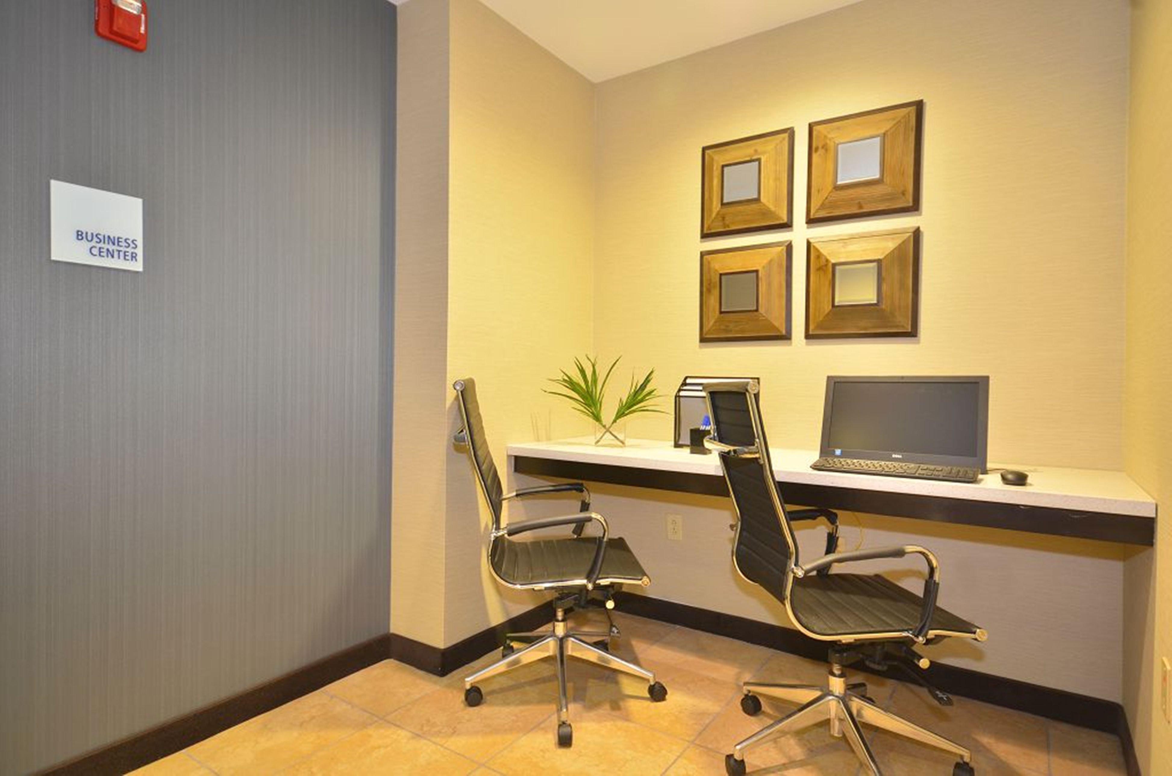 Holiday Inn Express Hotel & Suites Farmington, An Ihg Hotel Экстерьер фото