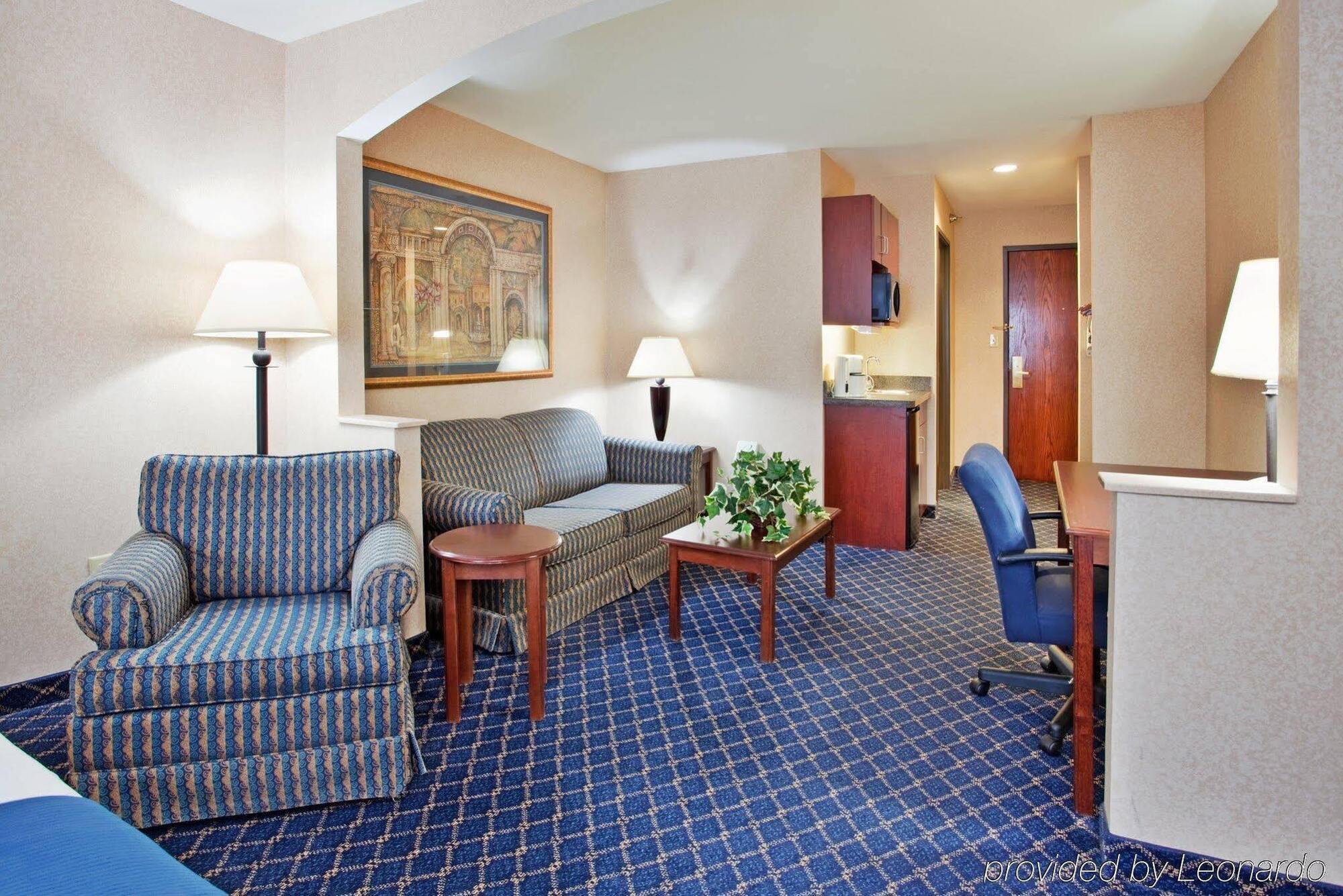 Holiday Inn Express Hotel & Suites Farmington, An Ihg Hotel Экстерьер фото